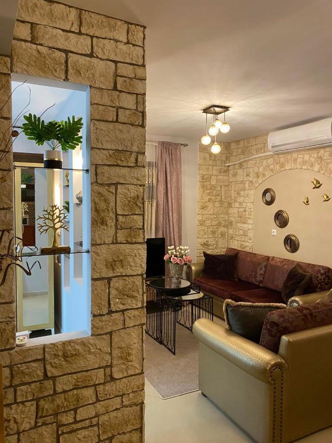 In The Castle Ii- House Apartment Ioannina Exterior photo